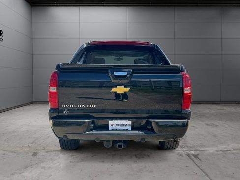 Used 2013 Chevrolet Avalanche LTZ AWD/4WD image 4