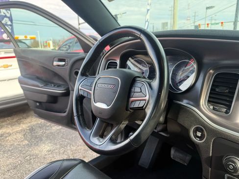 Used 2019 Dodge Charger SXT w/ Leather Interior Group image 25