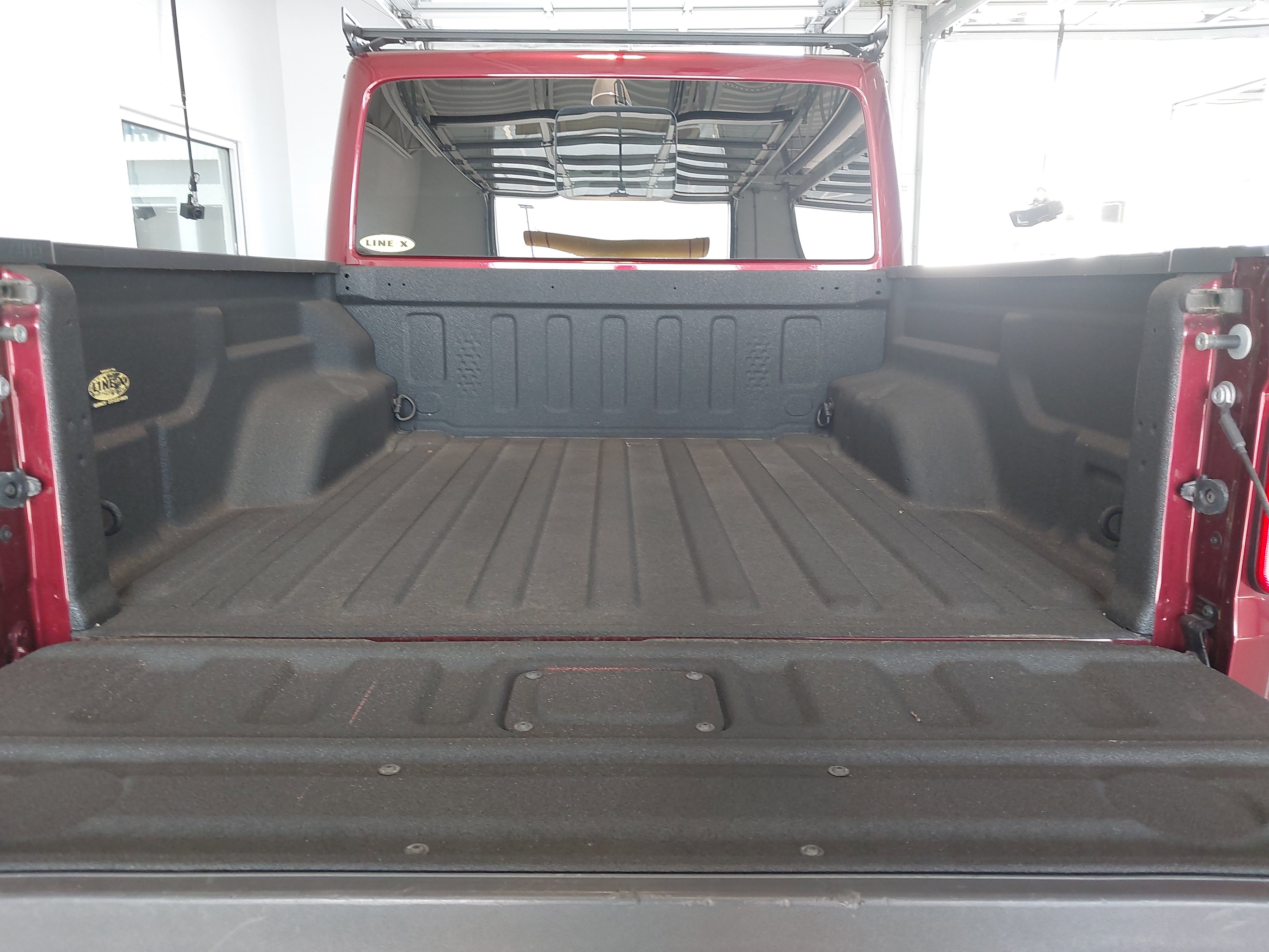 Used 2021 Jeep Gladiator Mojave w/ Cold Weather Group AWD/4WD image 27