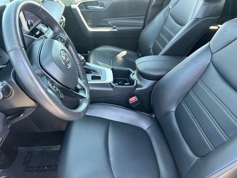 Used 2025 Toyota RAV4 XLE Premium AWD/4WD image 19
