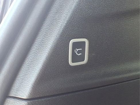 Used 2026 Chrysler Pacifica Select FWD image 24
