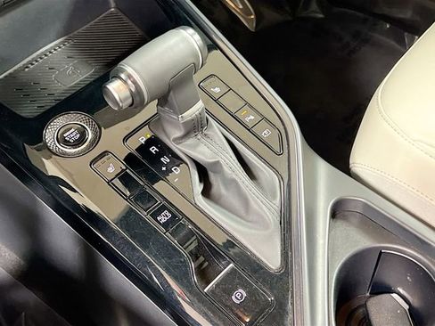 Certified 2023 Kia Niro EX image 17