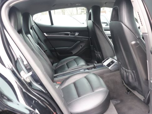 Used 2016 Porsche Panamera 4 image 13