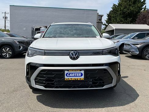 New 2025 Volkswagen Taos SEL image 3