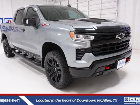 Used 2023 Chevrolet Silverado 1500 LT Trail Boss w/ LT Trail Boss Premium Package image 3