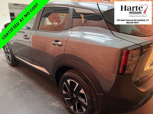 Used 2025 Nissan Kicks SV image 5