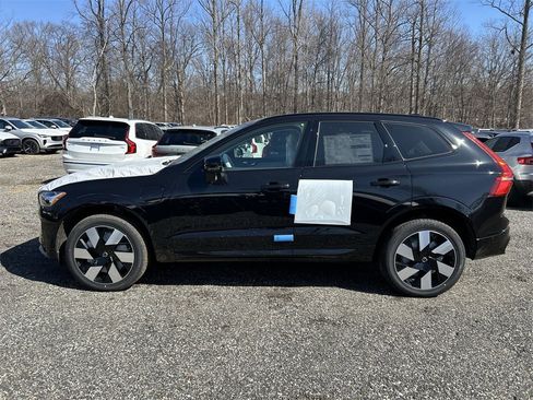 New 2025 Volvo XC60 T8 Plus w/ Climate Package image 5