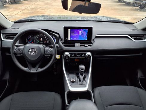 Certified 2024 Toyota RAV4 LE AWD/4WD image 11