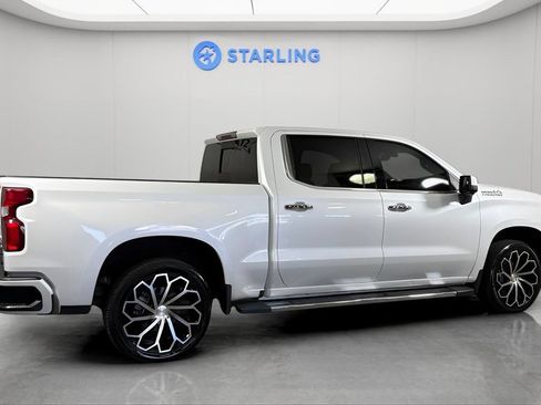 Used 2020 Chevrolet Silverado 1500 High Country w/ Z71 Off-Road Package AWD/4WD image 10