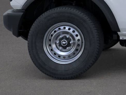 New 2025 Ford Bronco Base image 21