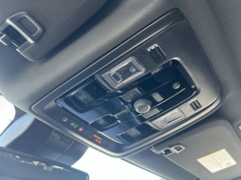 New 2026 Chevrolet Suburban Premier AWD/4WD image 31