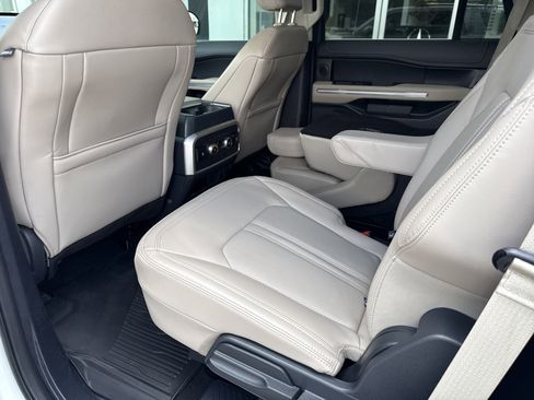 Used 2024 Ford Expedition Limited RWD image 12