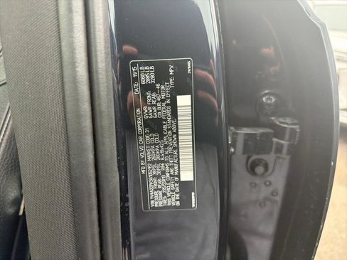 Used 2016 Volvo XC90 T6 Momentum w/ Momentum Plus Package image 31