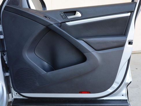 Used 2016 Volkswagen Tiguan R-Line image 27