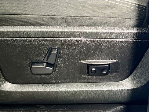 Used 2024 RAM 2500 Big Horn AWD/4WD image 15