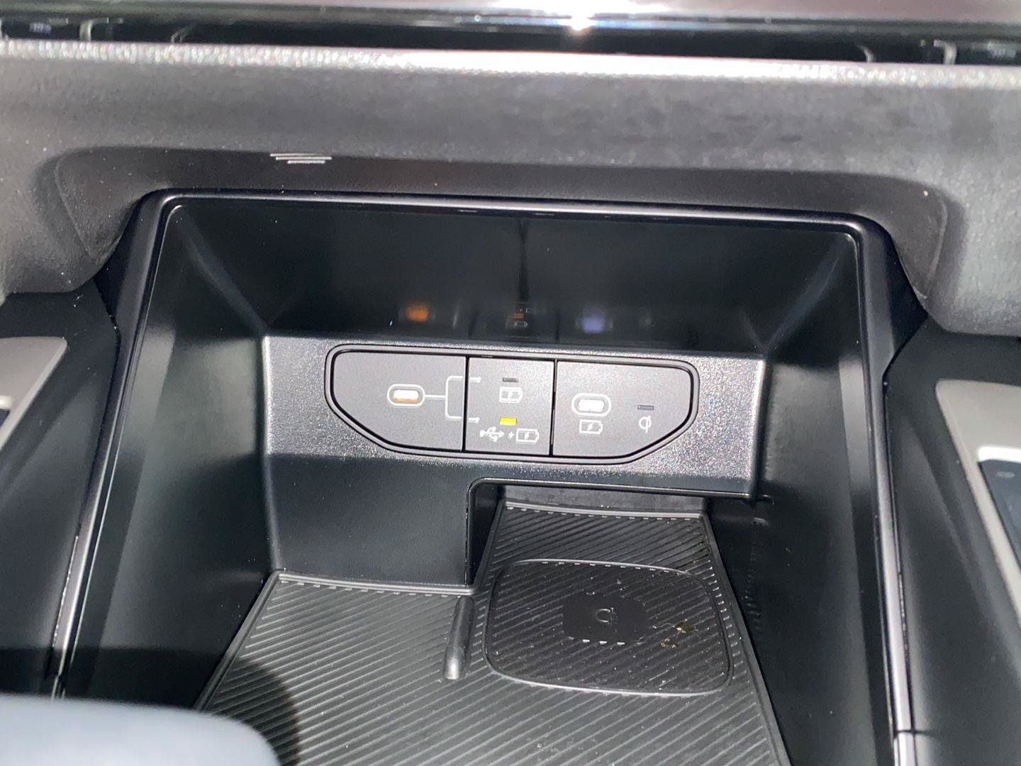 Used 2025 Kia Sorento S AWD/4WD image 13