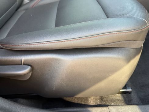 Used 2024 Chevrolet Trax RS w/ Sunroof Package image 14