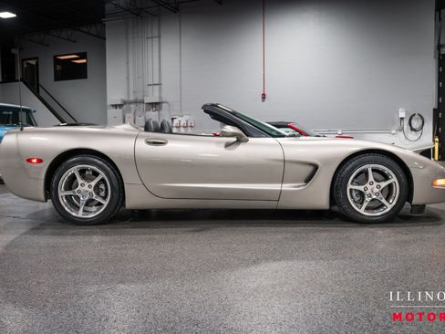 Used 2002 Chevrolet Corvette Convertible w/ Preferred Equipment Group2 image 6