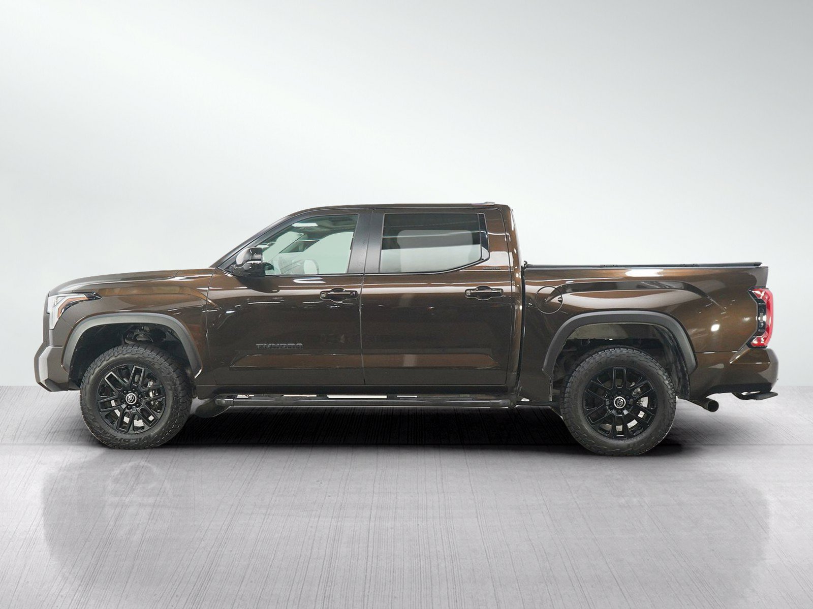 Used 2024 Toyota Tundra Limited AWD/4WD image 2