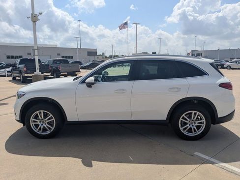 Used 2023 Mercedes-Benz GLC 300 4MATIC w/ Exclusive Trim Package image 9