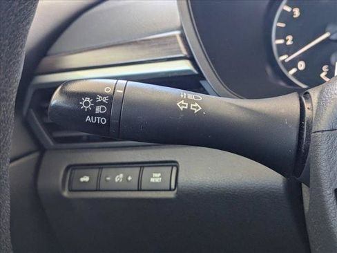 Used 2024 Nissan Altima 2.5 SV FWD image 7
