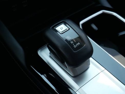 Used 2025 Mitsubishi Outlander SE AWD/4WD image 23