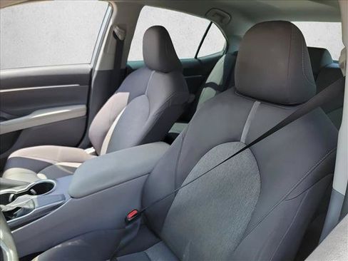 Used 2021 Toyota Camry LE FWD image 10