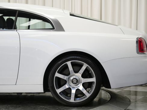 Used 2016 Rolls-Royce Wraith image 46