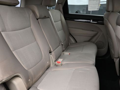 Used 2014 Kia Sorento LX image 23