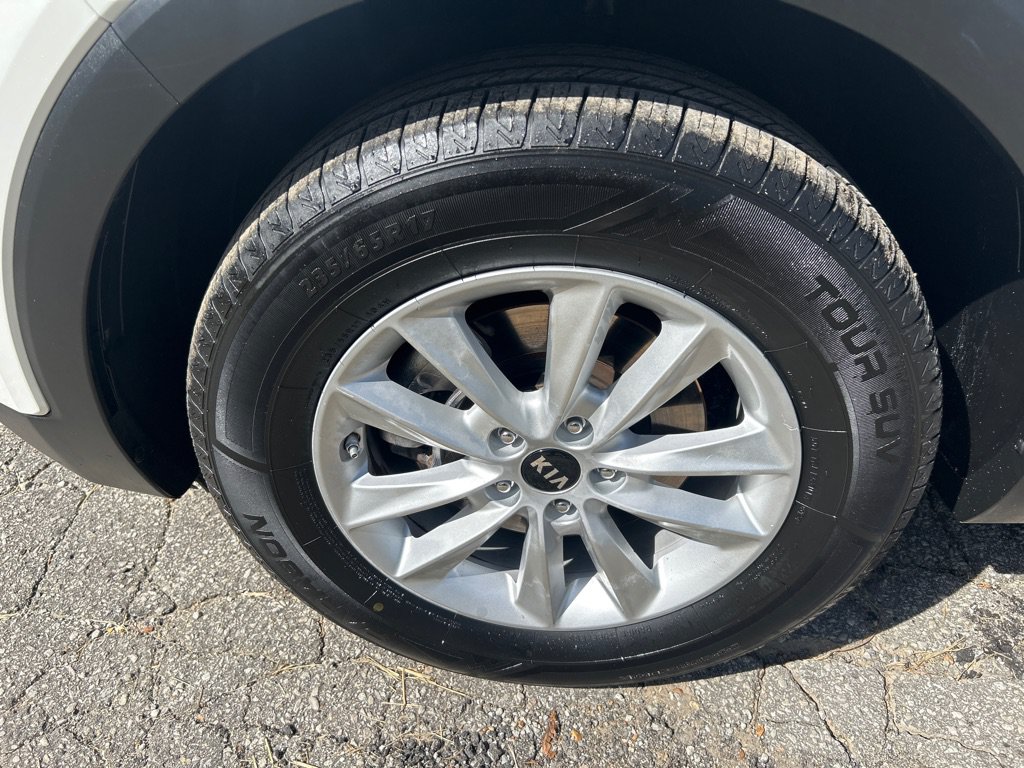 Used 2019 Kia Sorento AWD V6 image 23