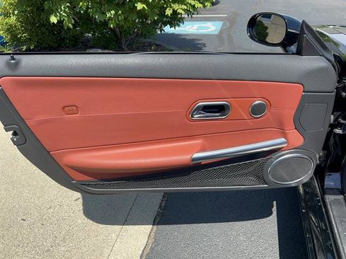 Used 2007 Chrysler Crossfire Limited RWD image 9