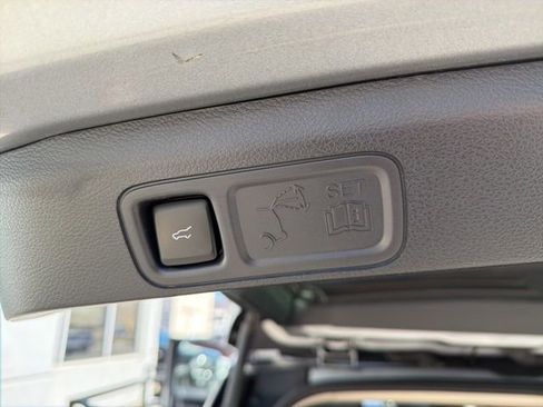 Used 2024 Ford Expedition Max XLT image 15