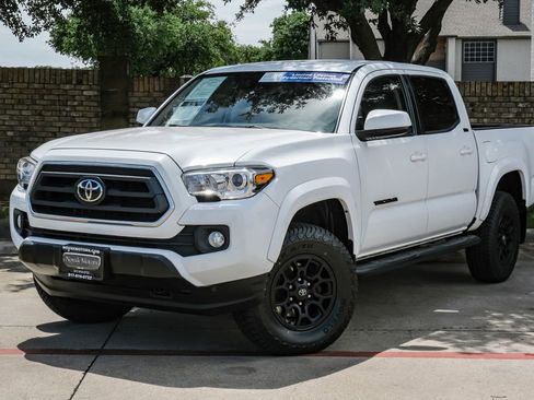 Used 2020 Toyota Tacoma SR5 image 11