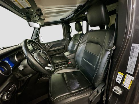 Used 2018 Jeep Wrangler Unlimited Sahara AWD/4WD image 13