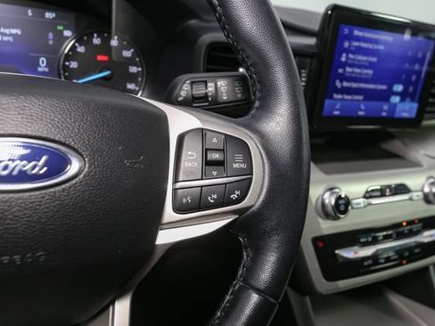 Used 2022 Ford Explorer XLT AWD/4WD image 32