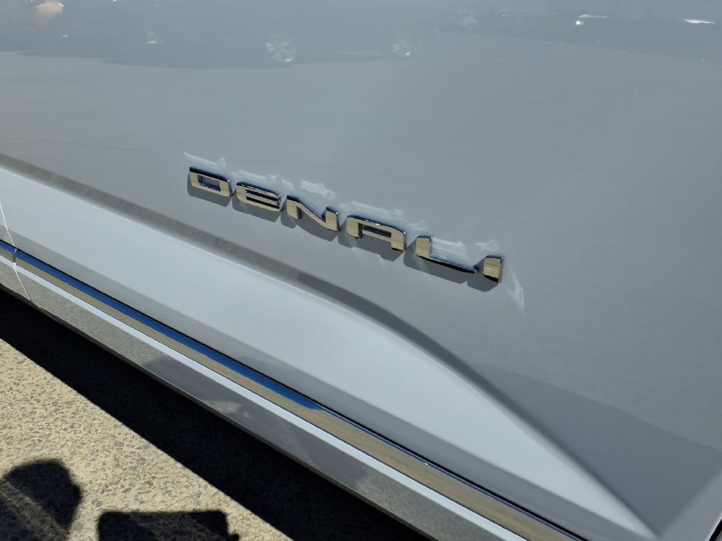 New 2027 GMC Terrain Denali w/ LPO, Floor Liner Package AWD/4WD image 10