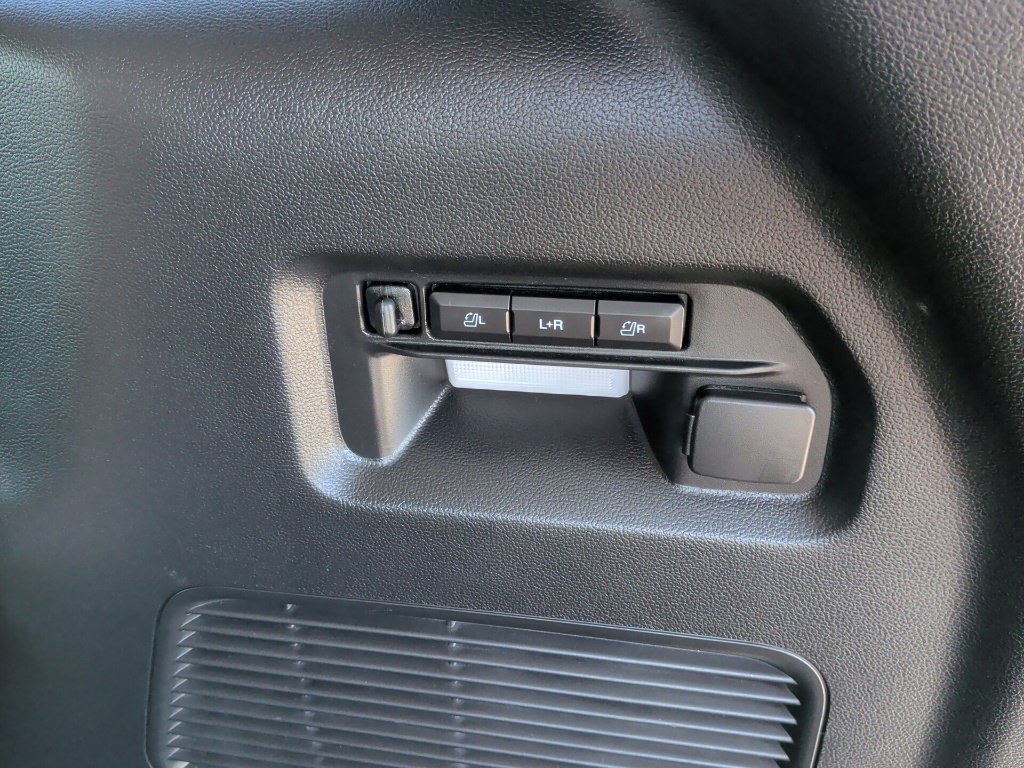 Used 2023 Ford Explorer Limited w/ Limited Technology Package RWD image 45