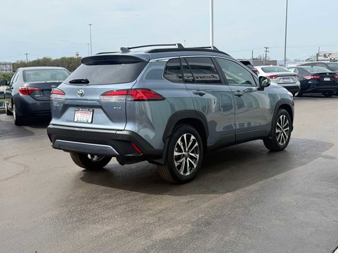 Used 2024 Toyota Corolla Cross XLE w/ Convenience Package FWD image 4