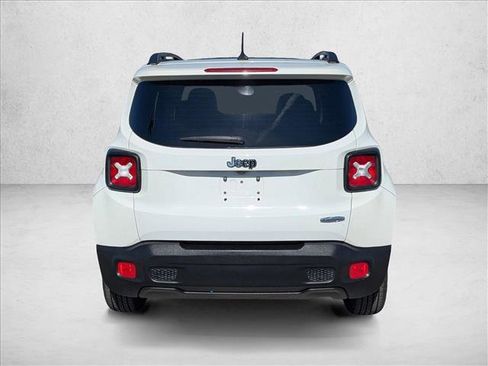 Used 2017 Jeep Renegade Latitude w/ Popular Equipment Group image 6