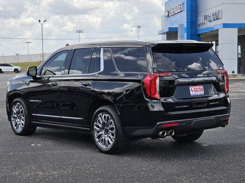Used 2023 GMC Yukon Denali Ultimate AWD/4WD image 6