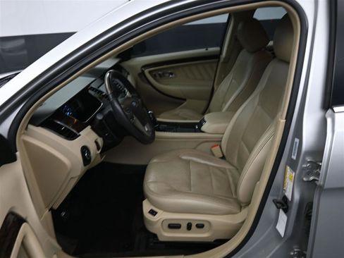 Used 2018 Ford Taurus Limited image 11