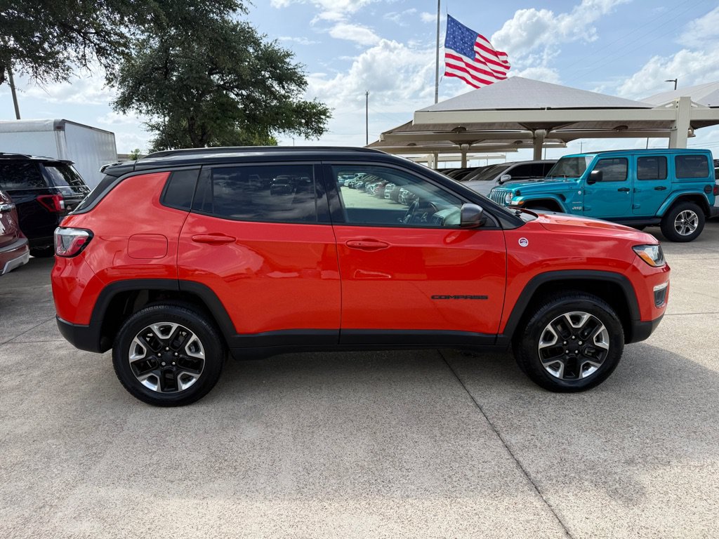 Used 2017 Jeep Compass Trailhawk w/ Leather Interior Group AWD/4WD image 8