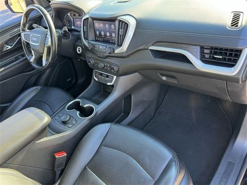 Used 2022 GMC Terrain SLT w/ Infotainment Package II image 14