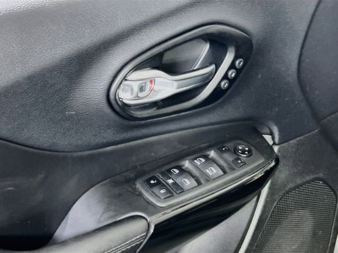 Used 2023 Jeep Cherokee Altitude Lux w/ Lux Elite Package AWD/4WD image 18
