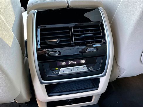 Used 2020 BMW X5 xDrive40i w/ Premium Package image 39