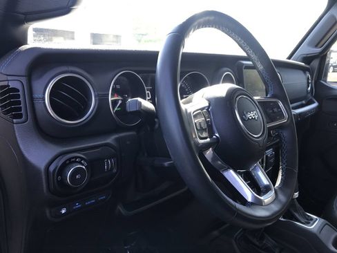 Used 2023 Jeep Wrangler Unlimited Rubicon 4xe w/ Cold Weather Group AWD/4WD image 21