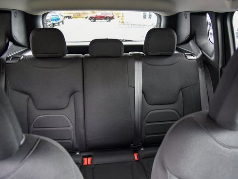 Certified 2022 Jeep Renegade Latitude image 20