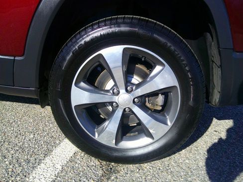 Used 2020 Jeep Cherokee Limited image 82