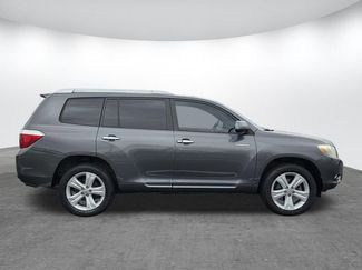 Used 2010 Toyota Highlander Limited AWD/4WD video 3