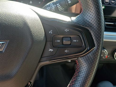 Used 2024 Chevrolet Trax RS w/ Driver Confidence Package FWD image 21